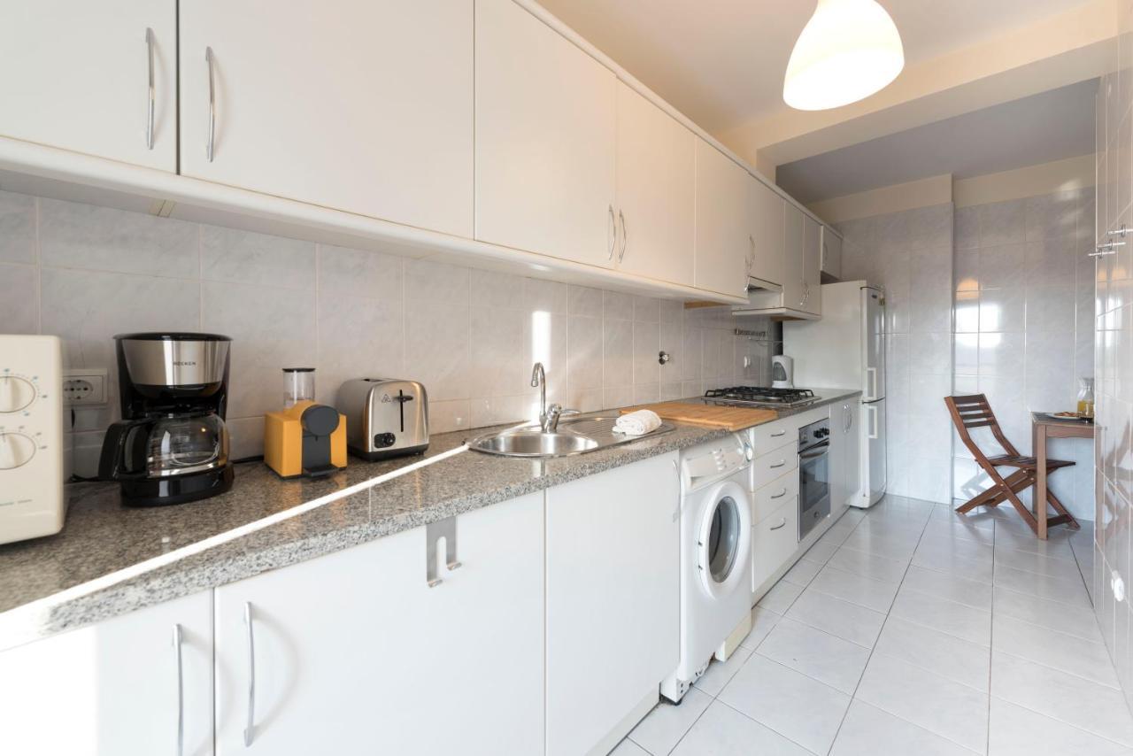 Lovelystay - Homey Feeling Flat W/ Free Parking Porto Eksteriør bilde